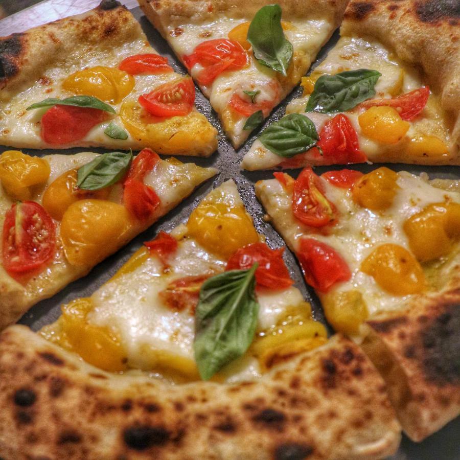 La Tomatica In Commedia Villa Mongardino Bagian luar foto
