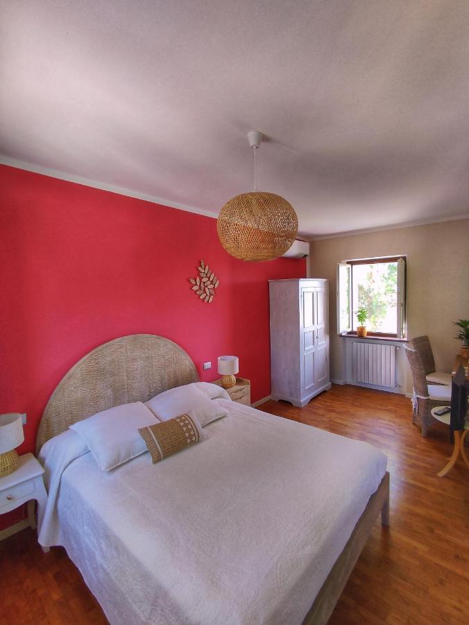La Tomatica In Commedia Villa Mongardino Bagian luar foto